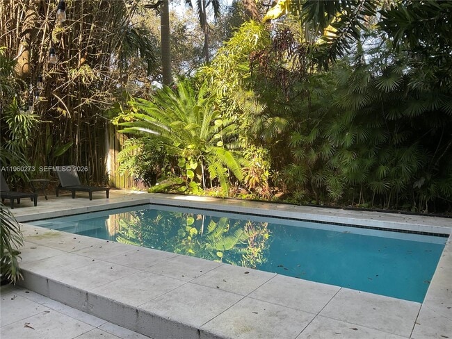 Building Photo - 2485 Inagua Ave