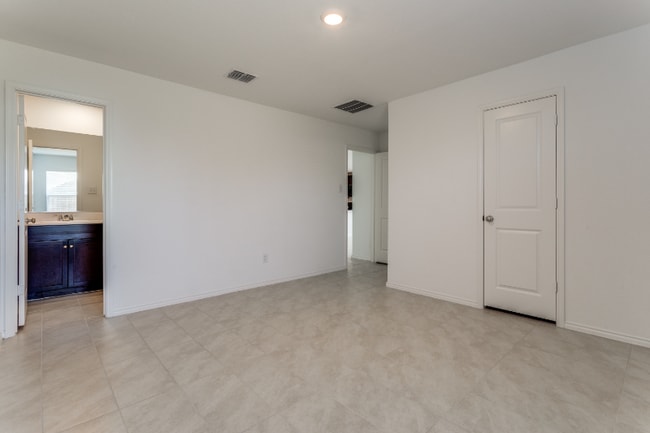 Building Photo - 111 Lemongrass Dr
