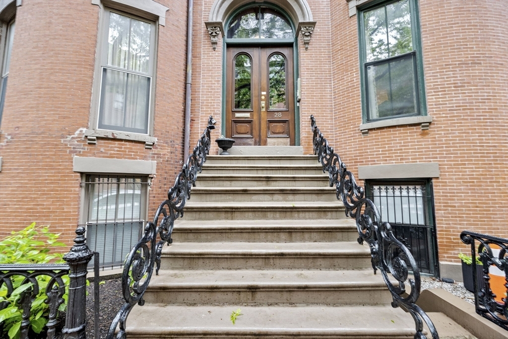 Primary Photo - 28 Upton St