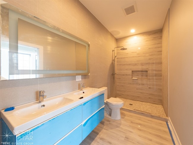 Foto del edificio - 1 br, 1 bath Apartment - 2008 W Armitage Ave