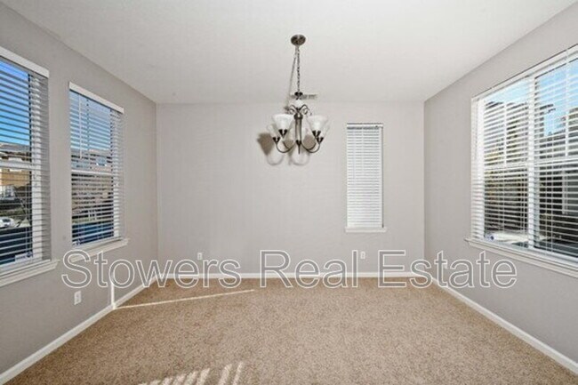 Foto del edificio - 630 Bond Ct