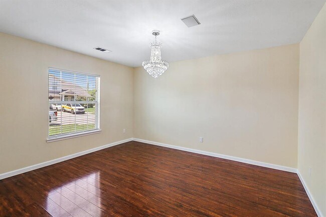 Foto del edificio - 7426 Roseshire Ln