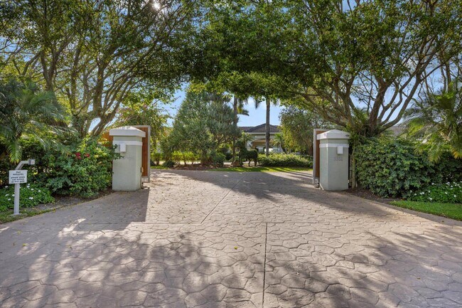 Foto del edificio - 3351 Grand Prix Farms Rd