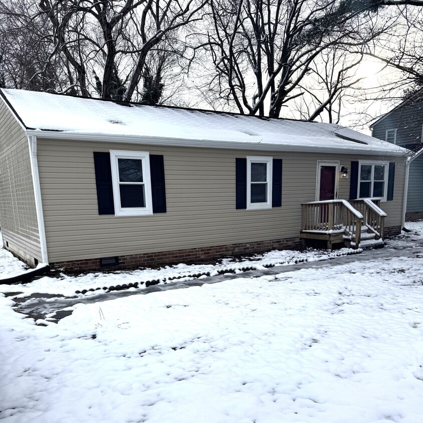 Foto principal - 6217 Meadwood Cir