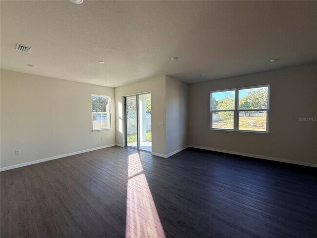 Building Photo - 1782 Tilia St