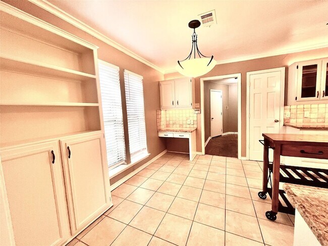 Foto del edificio - 15555 Mosscove Cir