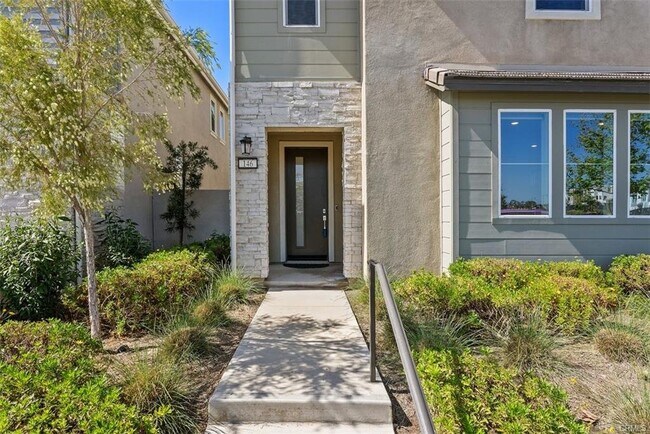 Building Photo - 146 Chorus, Irvine, CA 92618 - 3 BR 2.5 BA...