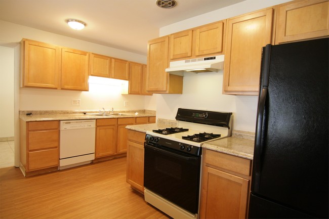 Foto del edificio - 7951 Crestview Ln