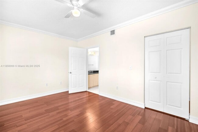 Building Photo - 2532 Centergate Dr
