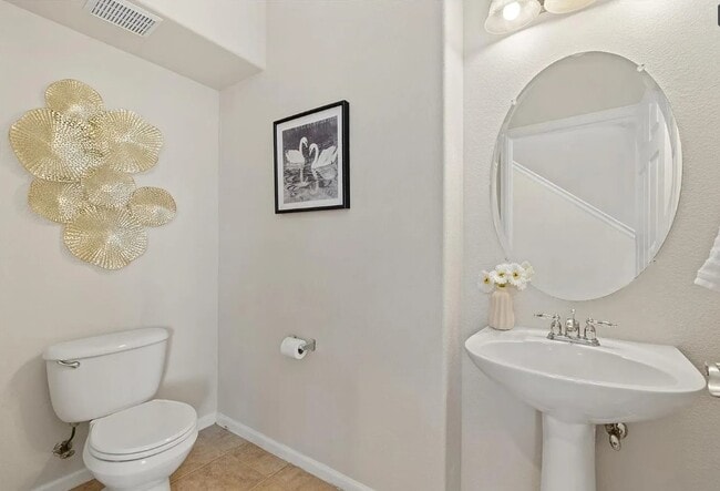 Foto del edificio - 13151 Grant Cir N