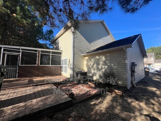 Foto del edificio - 158 Randolph Dr