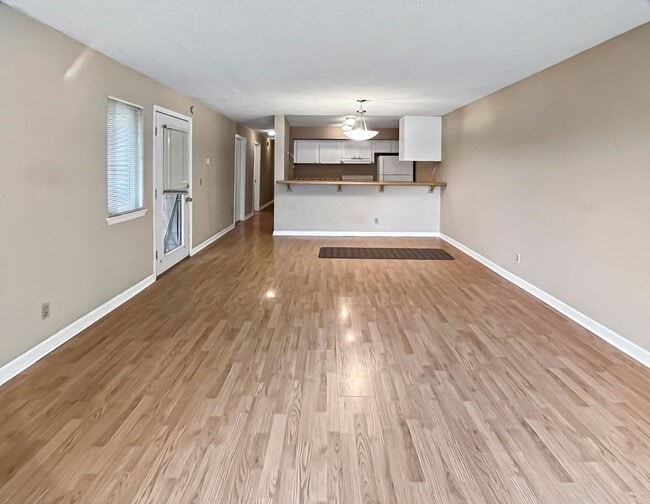 Building Photo - Spacious Condo next to Magnuson Park