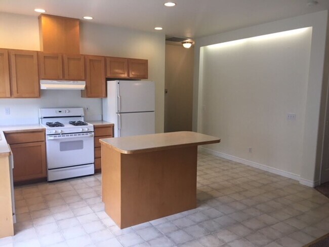 Foto del edificio - PRELEASING: 3 bed/2 bath House off Samish ...