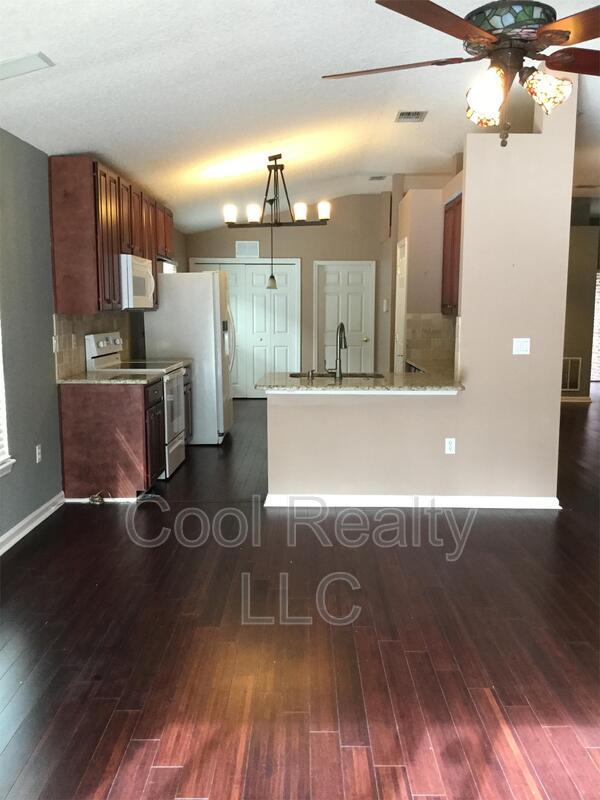 Foto del edificio - 15481 Turkoman Cir