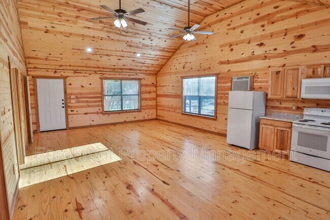Building Photo - 624 Deer Creek Dr W