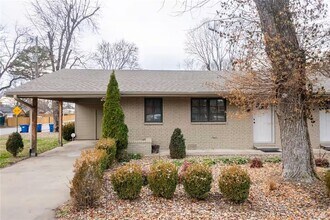 Building Photo - 301 NW F St