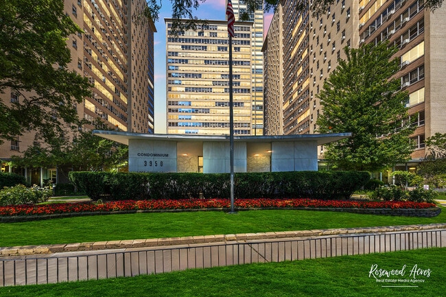 Building Photo - 3950 N Lake Shore Dr