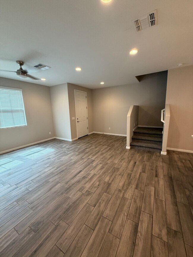 Foto del edificio - Beautiful newer townhome for rent in Tempe