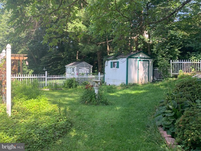 Foto del edificio - 8527 Kentford Dr