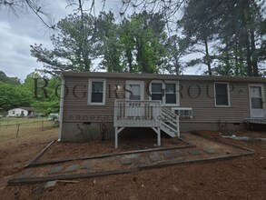 Building Photo - 105-107 Holly Ct