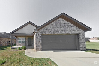 Building Photo - 1516 Maxwell Cir