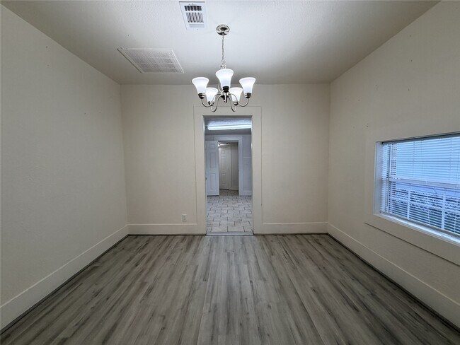 Foto del edificio - 3014 Rosalie St