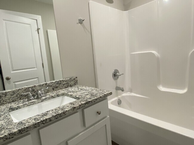 Building Photo - 592 E Martens Ct.