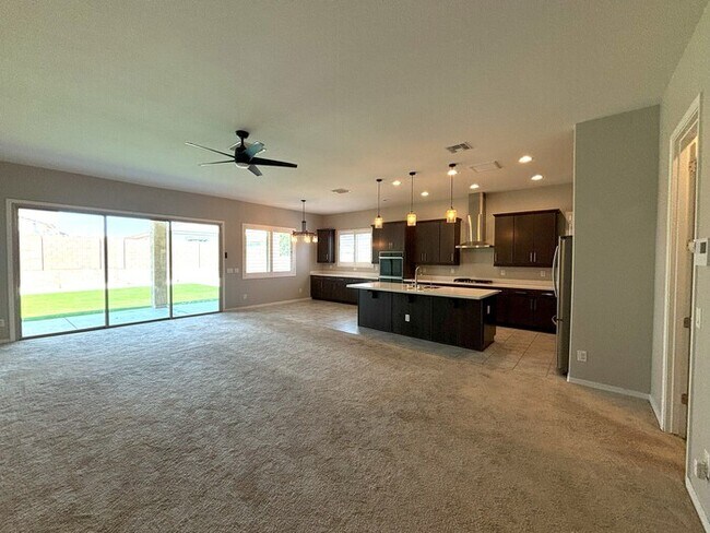 Foto del edificio - Gorgeous newer built single family home fe...