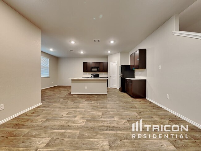 Foto del edificio - 3311 Angus Crossing