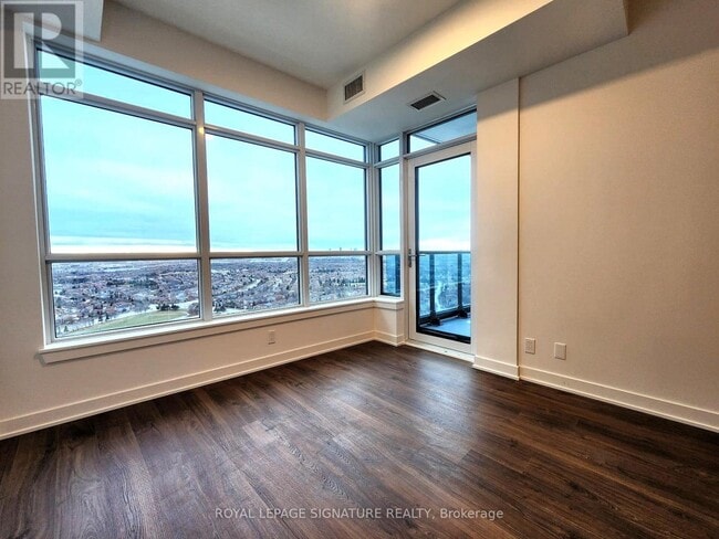 Building Photo - 50 Upper Mall Wy