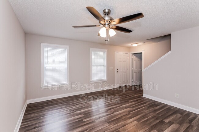 Foto del edificio - 1009 Oakstone Dr