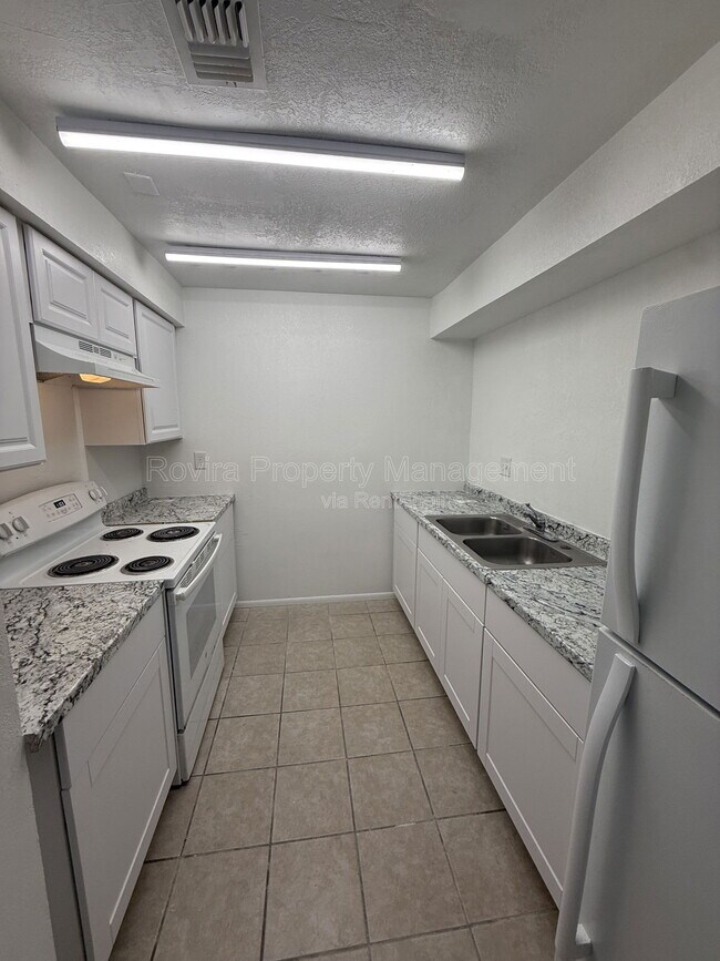 Foto del edificio - 4179 Corsair Ave