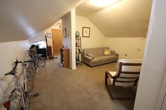 Building Photo - 413 100 N