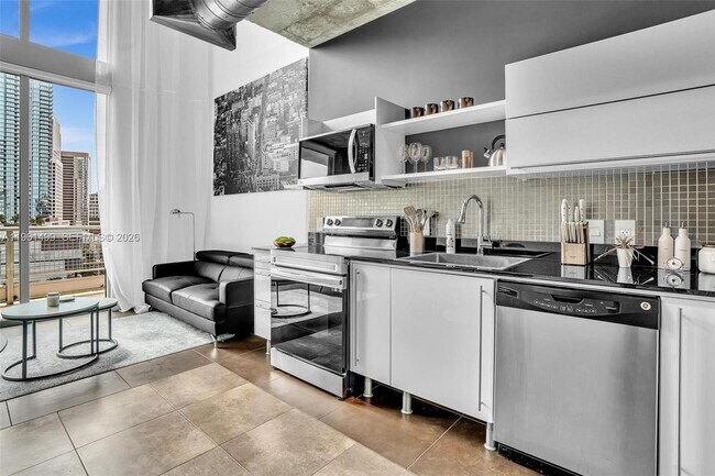 Building Photo - 690 SW 1st Ct