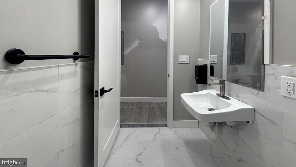 Building Photo - 5341 Chestnut St