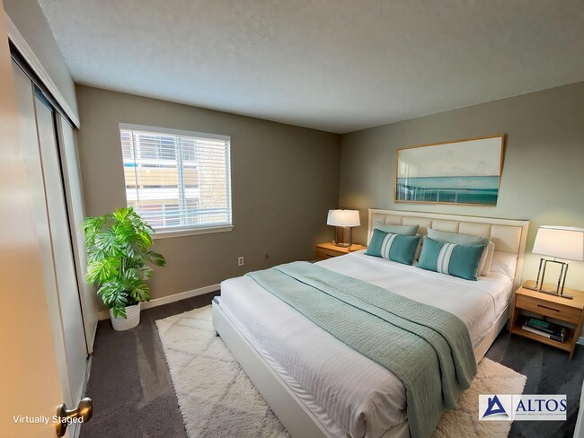 Building Photo - GORGEOUSLY REMODELED 2 bed 2 bath on 3rd floor with vaulted ceiling and skylight!