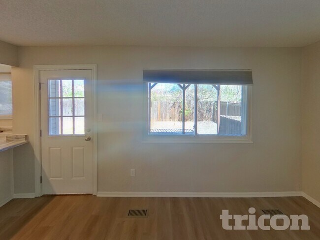 Foto del edificio - 5730 Gunshot Pass Dr