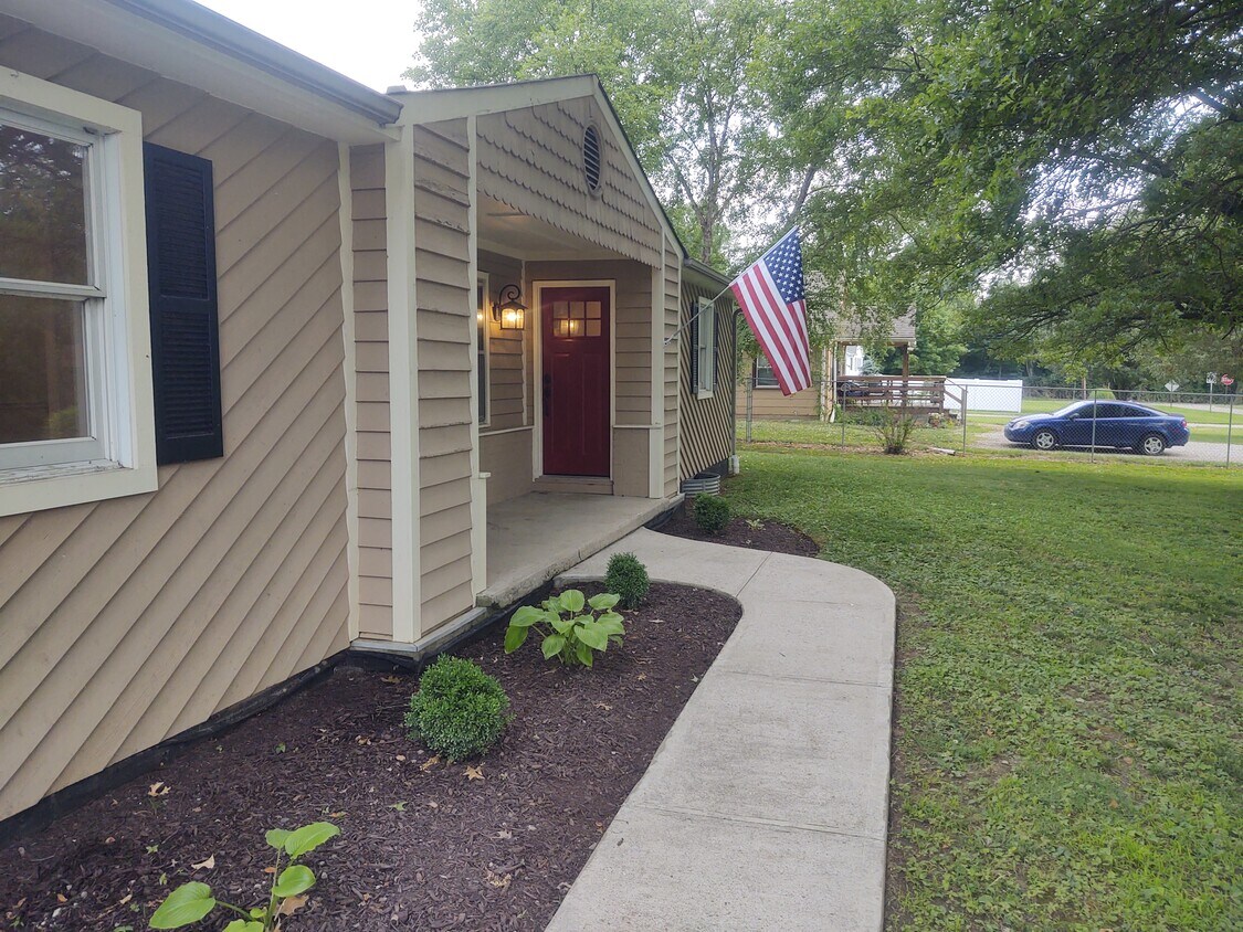 Primary Photo - 6656 Beeler Dr