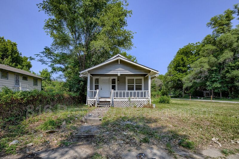 Primary Photo - 2830 Myrtle Ave