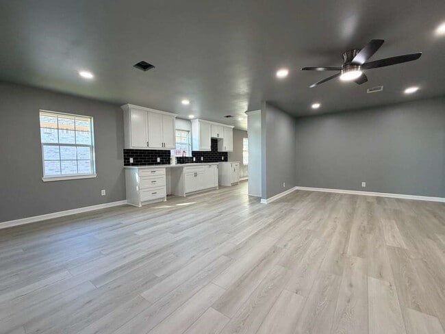 Foto del edificio - 7715 Catalina Ln