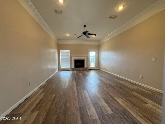Foto del edificio - 3545 Brentwood Pl