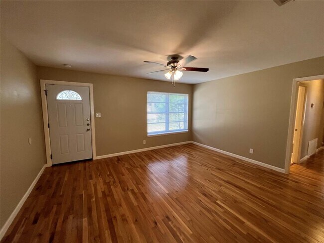 Foto del edificio - 2205 Towbridge Cir