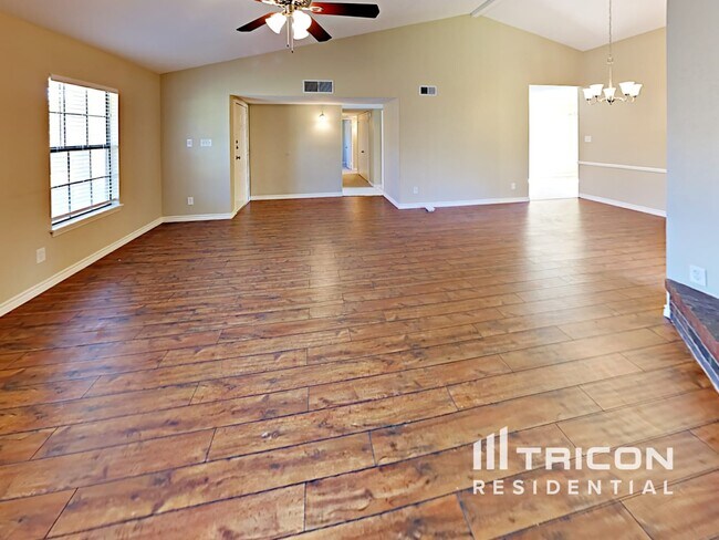 Foto del edificio - 924 Granite Ln