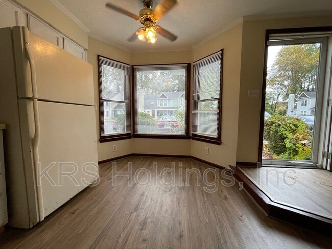 Building Photo - 208 Susan Constant Dr