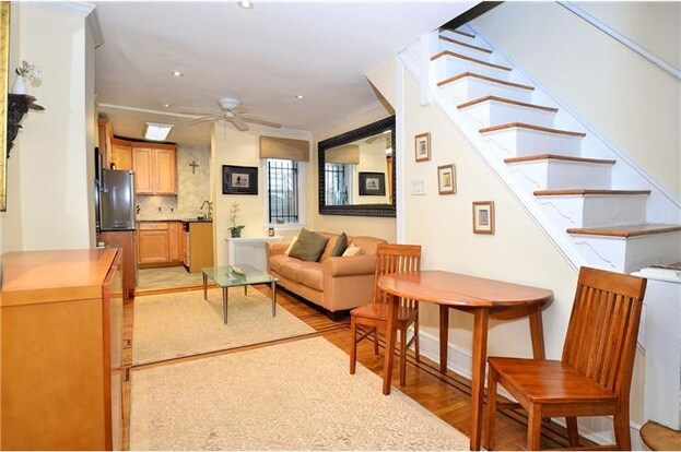 Family Room II - 1830 Manning St