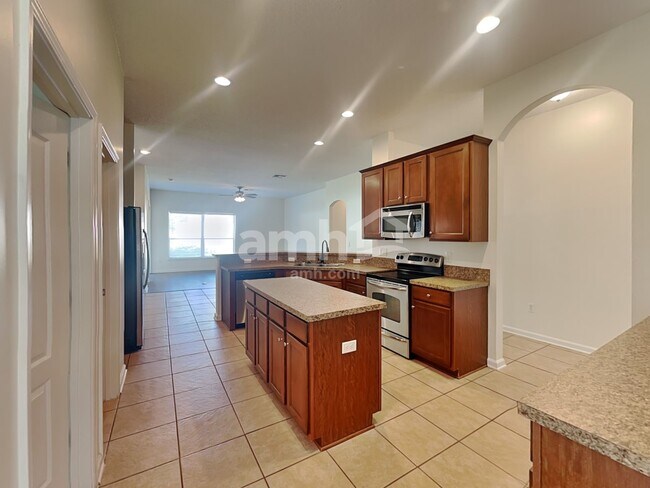Foto del edificio - 2532 Creekfront Dr