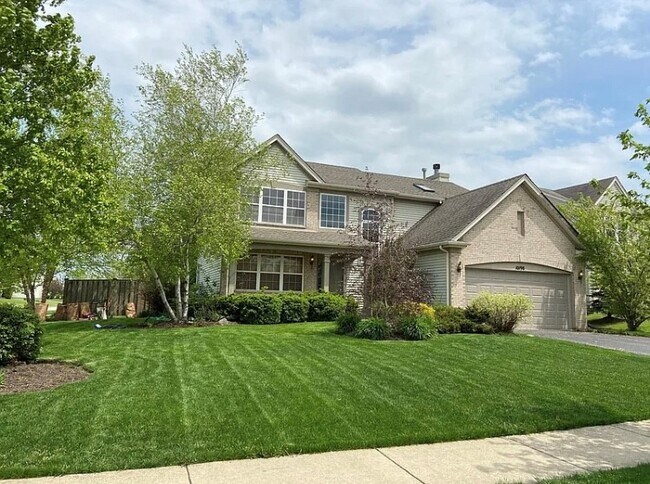Building Photo - 10198 Bennington Dr