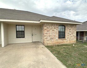 Building Photo - 201 Janelle Dr