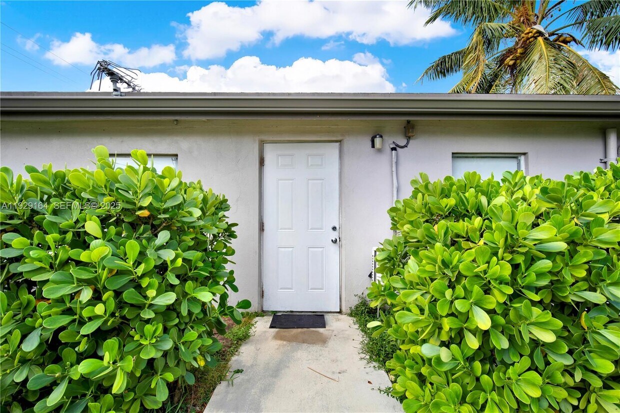 Primary Photo - 14310 SW 271st Terrace