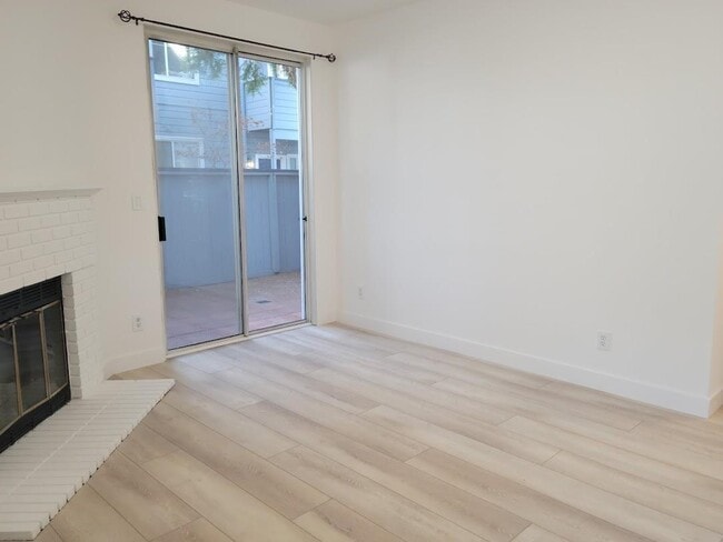 Building Photo - 445 Cork Harbour Cir